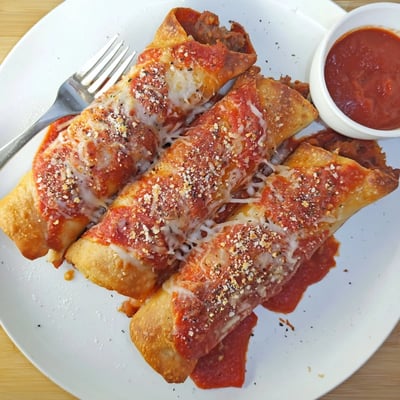 Cheesy Beef Pepperoni Roll Ups